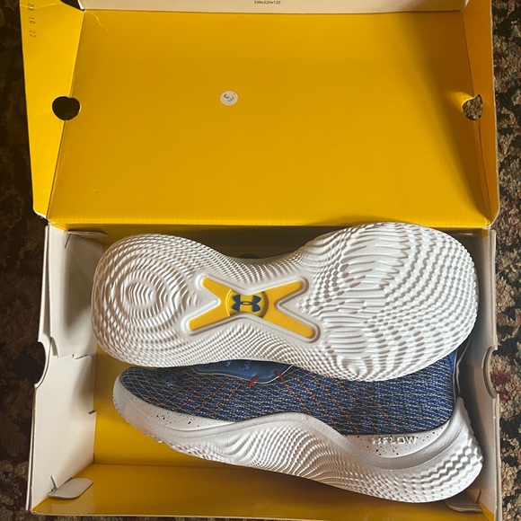 Curry 10 size 10 dub nation - Picture 3 of 5